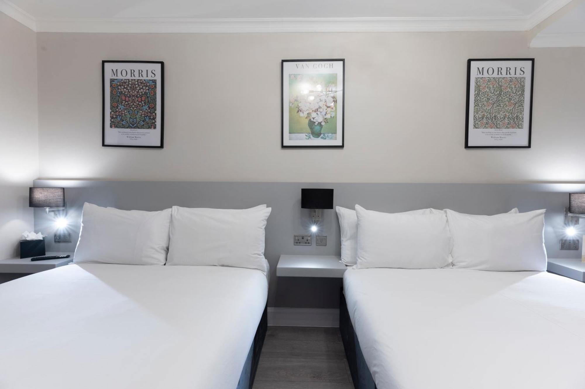 Marina Hotel Лондон Екстериор снимка
